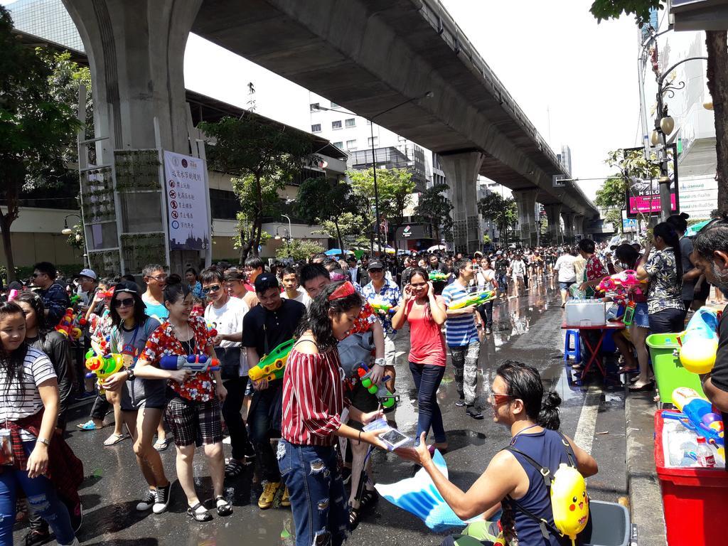 Thaiphiphat House กรุงเทพมหานคร ภายนอก รูปภาพ